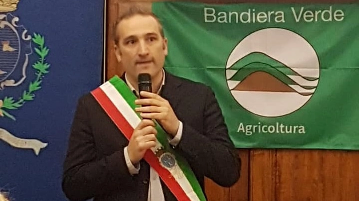Il sindaco di Calci, Massimiliano Ghimenti (foto dal profilo facebook del primo cittadino)