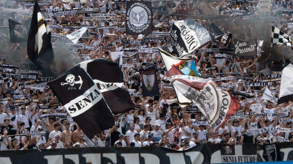 La curva Ferrovia in occasione del match col Torino, ultimo in serie A La curva Ferrovia in occasione del match col Torino, ultimo in serie A