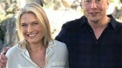 Elon Musk con la sorella Tosca