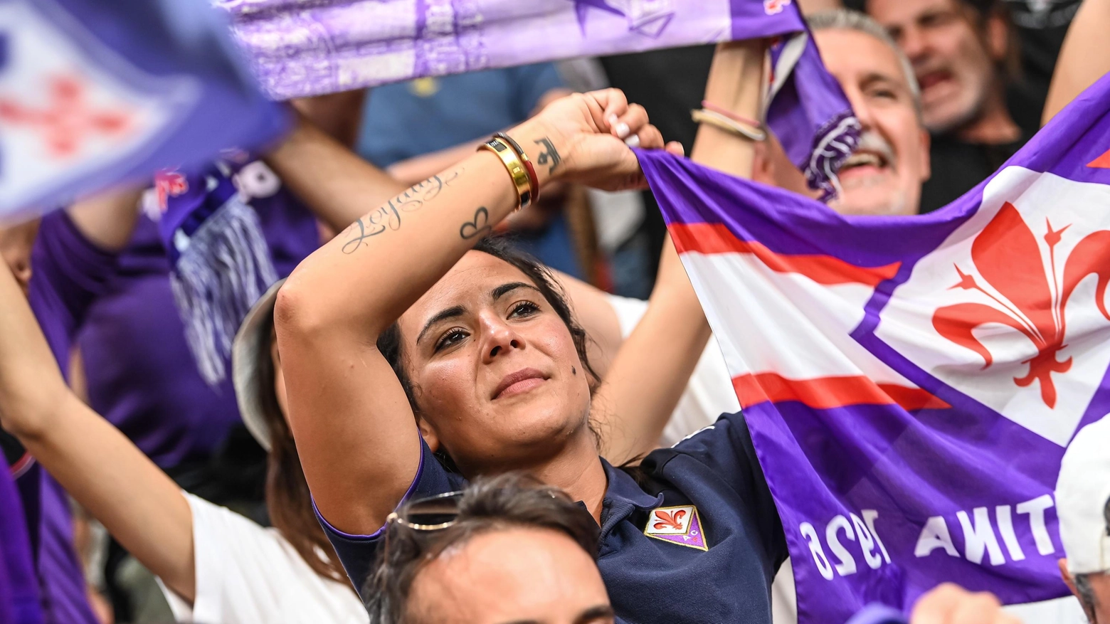 Qui Praga Turisti in viola Sedici ultrà negli scontri Qui Praga Turisti in viola Sedici ultrà negli scontri