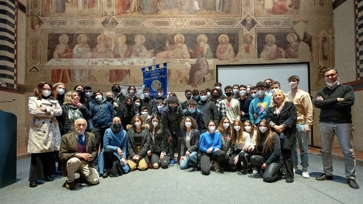 Il momento della presentazione del Premio Michelangelo con i giovani protagonisti