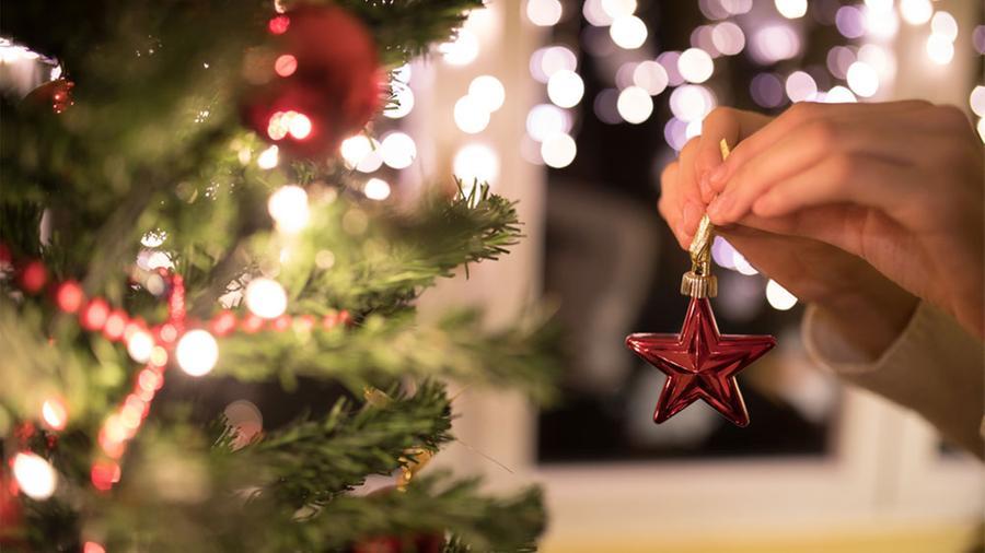 Quanto Consumano Le Lucine Di Natale Quanto consumano le luci di Natale? E quelle a Led? I consigli per