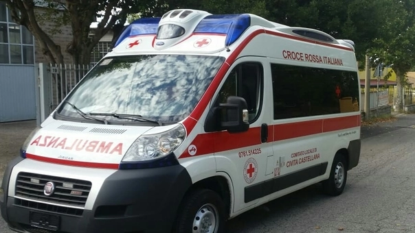 Un'ambulanza della Croce Rossa Un'ambulanza della Croce Rossa