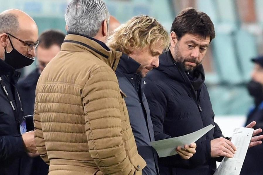 L'ex presidente Juve Andrea Agnelli e il vice Pavel Nedved (Ansa)