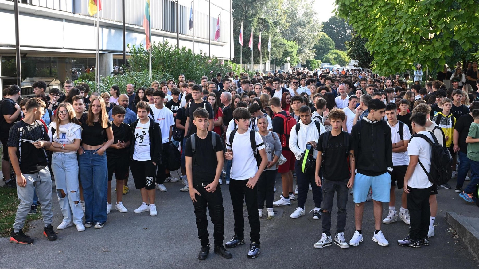 Inaugurazione dell'anno scolastico a Lucca: la Provveditrice Baroni saluta gli studenti
Inaugurazione dell'anno scolastico a Lucca: la Provveditrice Baroni saluta gli studenti