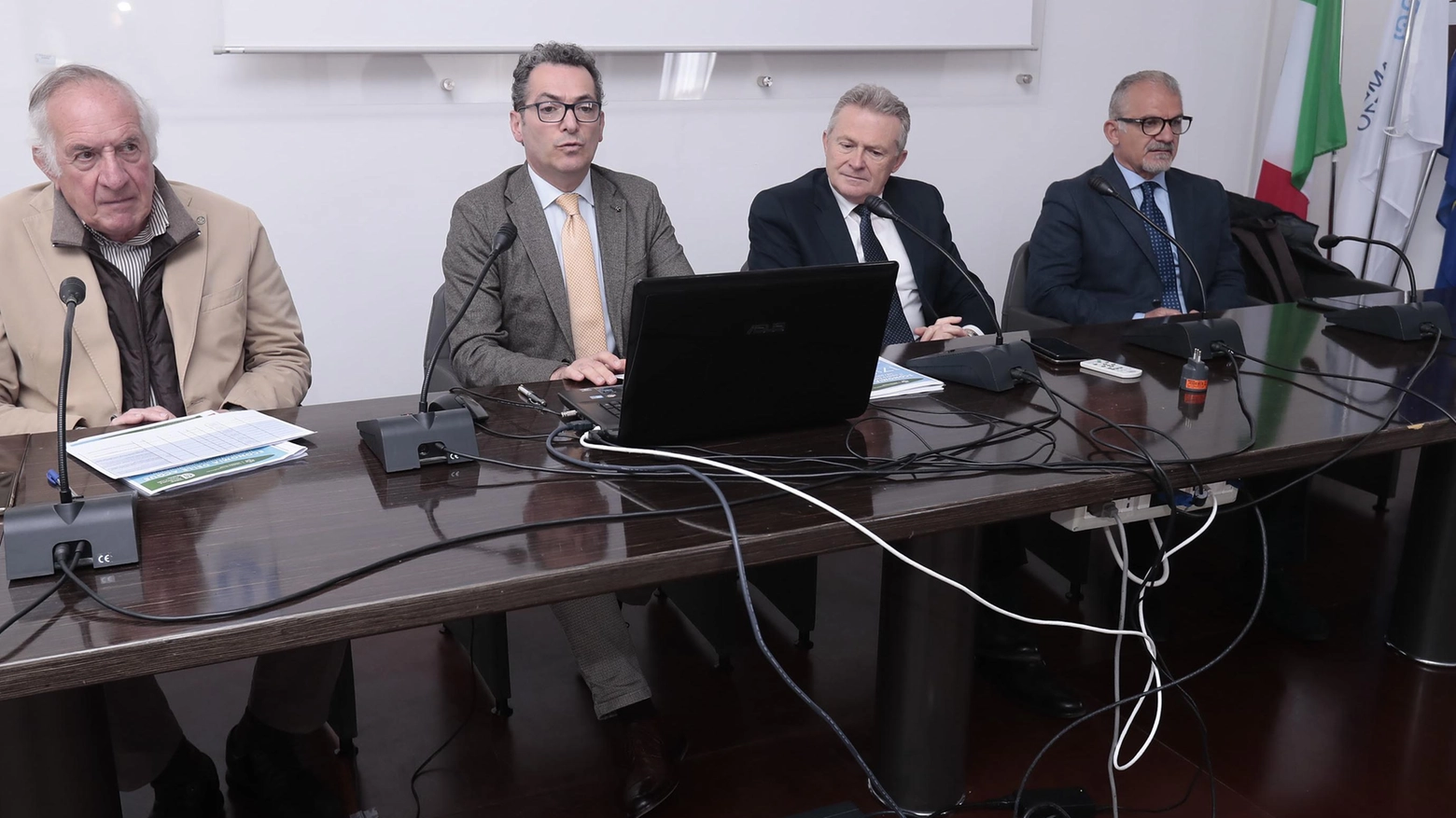 Tante piccole dighe contro la siccità "Usiamo solo l’11% di acqua piovana Tante piccole dighe contro la siccità "Usiamo solo l’11% di acqua piovana