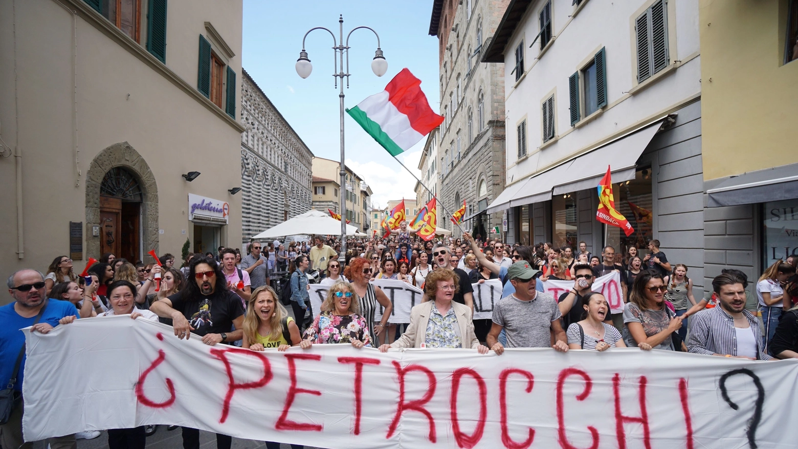 La manifestazione degli studenti (Foto Castellani)