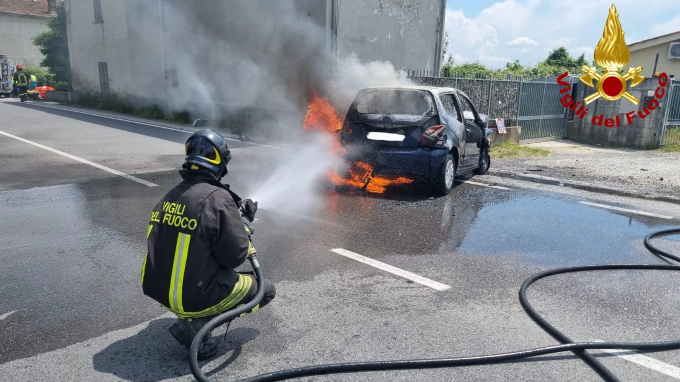 L'intervento dei vigili del fuoco di Montecatini