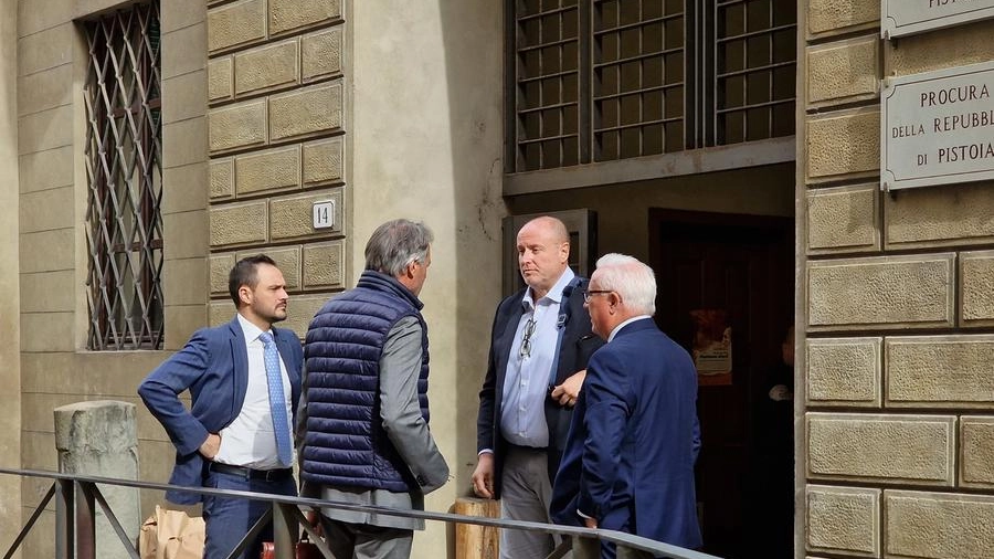 Amministratori e professionisti davanti al Tribunale fallimentare (Foto Castellani)