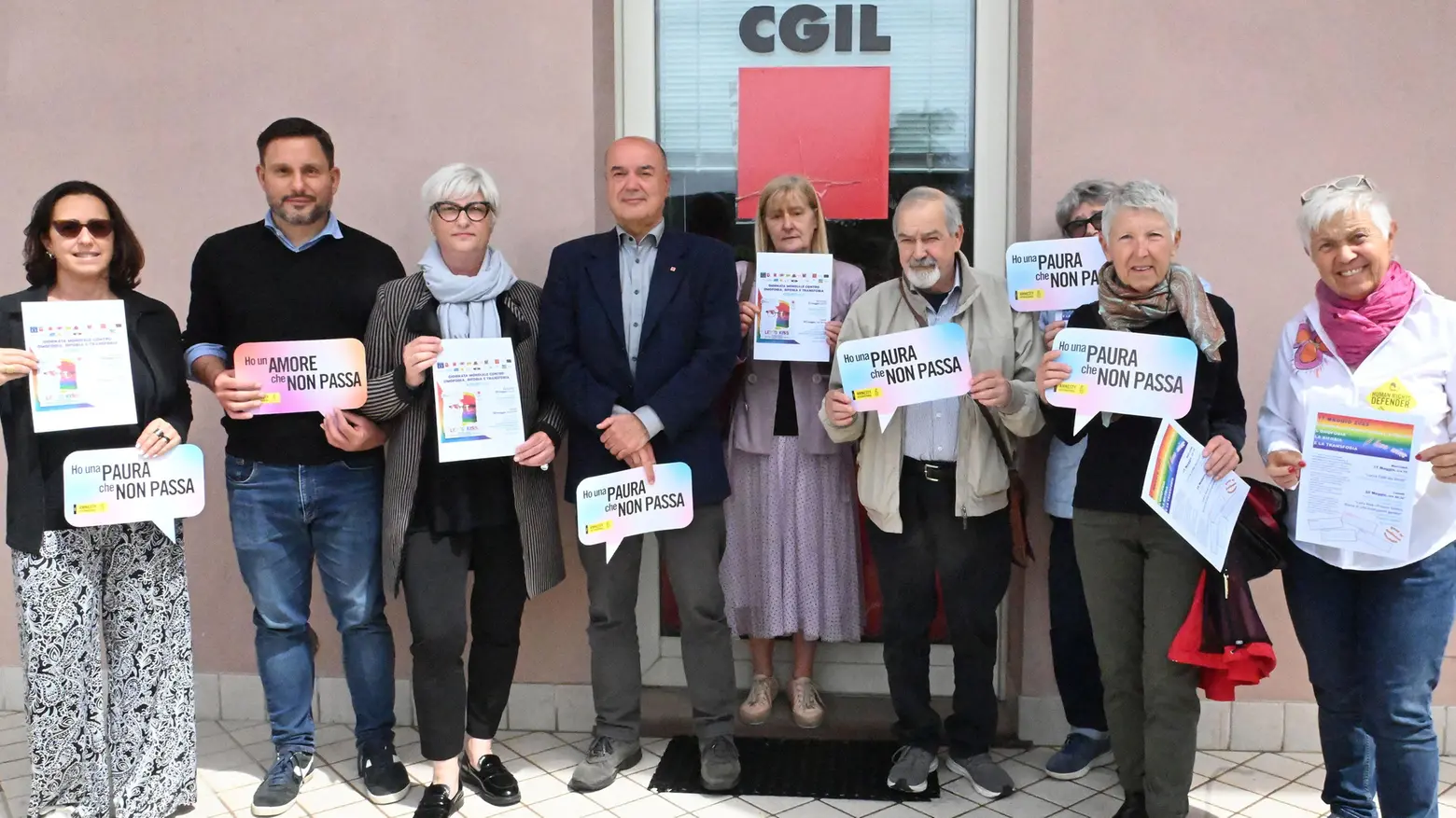 Stop alle discriminazioni Flash mob, film e volantini Stop alle discriminazioni Flash mob, film e volantini