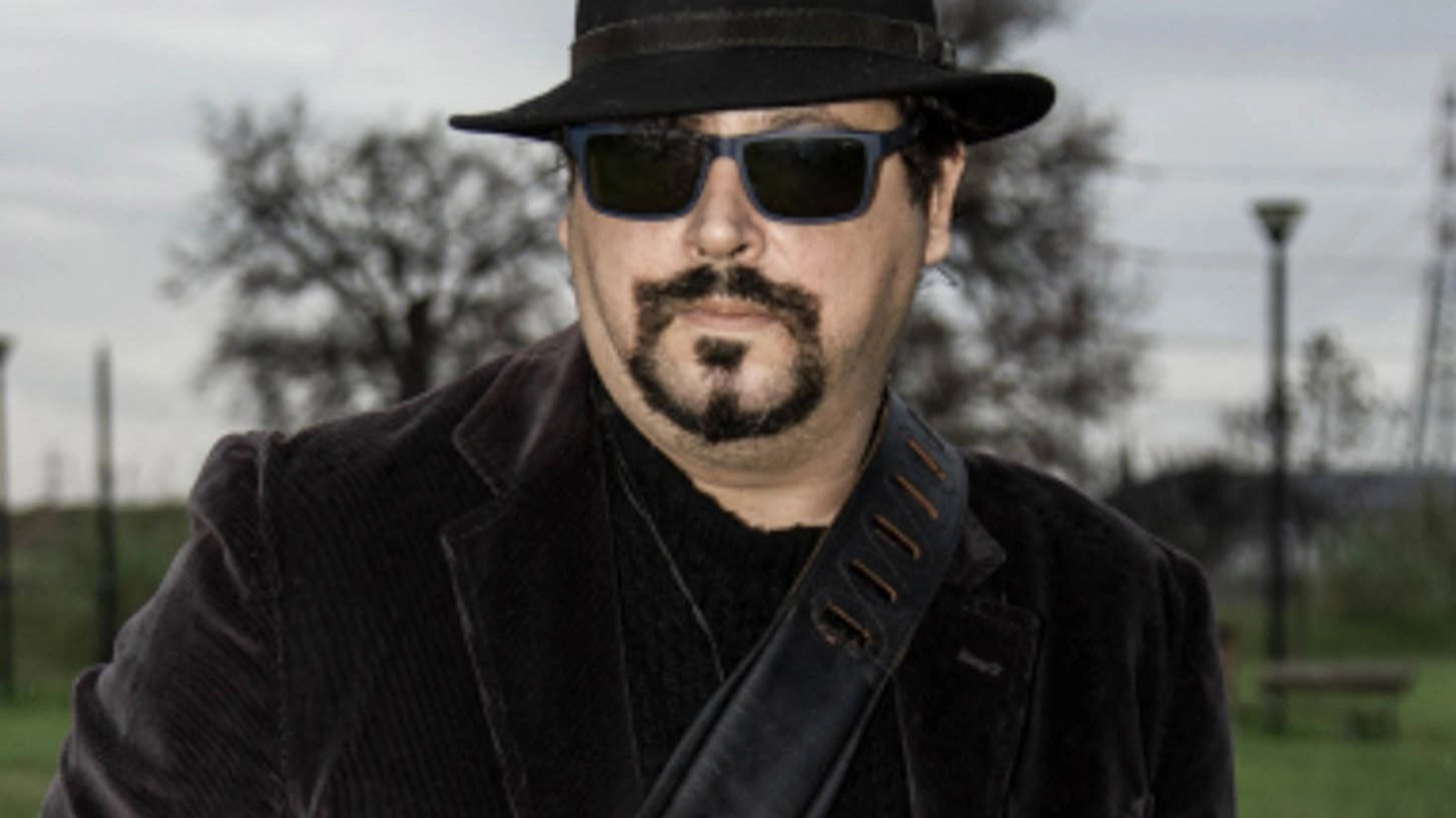Da Calenzano una voce nuova, esordio discografico per Mingrone Da Calenzano una voce nuova, esordio discografico per Mingrone