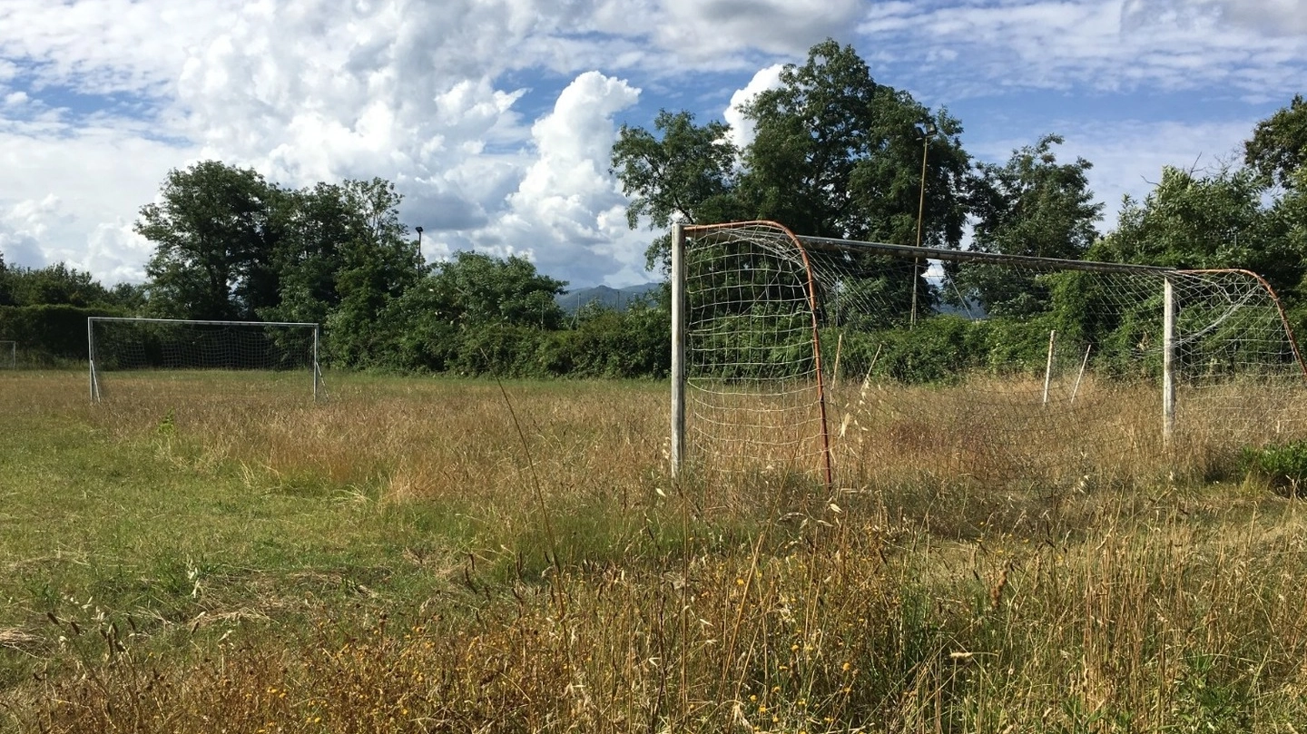 L’area del campetto in passato con le porte da calcio ancora in piedi L’area del campetto in passato con le porte da calcio ancora in piedi