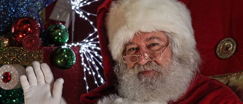 Festa in centro: si accendono le luci di Natale e cioccolata per tutti
