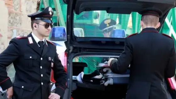 Sul posto i carabinieri Sul posto i carabinieri