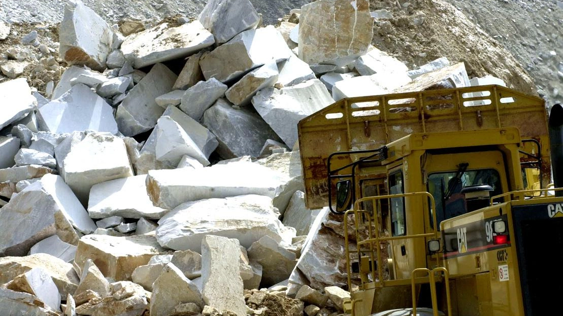 Marmo, è giallo sulla determina Convenzione con le ditte più blanda Marmo, è giallo sulla determina Convenzione con le ditte più blanda