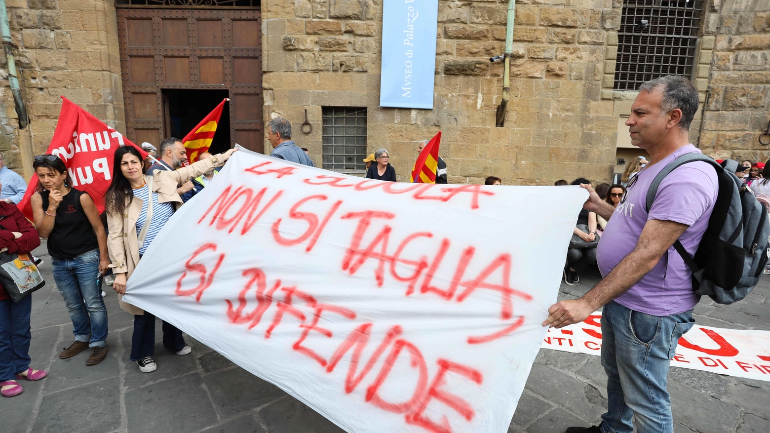 Asili comunali, rivolta dei sindacati "Sezioni e dipendenti sono a rischio" Asili comunali, rivolta dei sindacati "Sezioni e dipendenti sono a rischio"