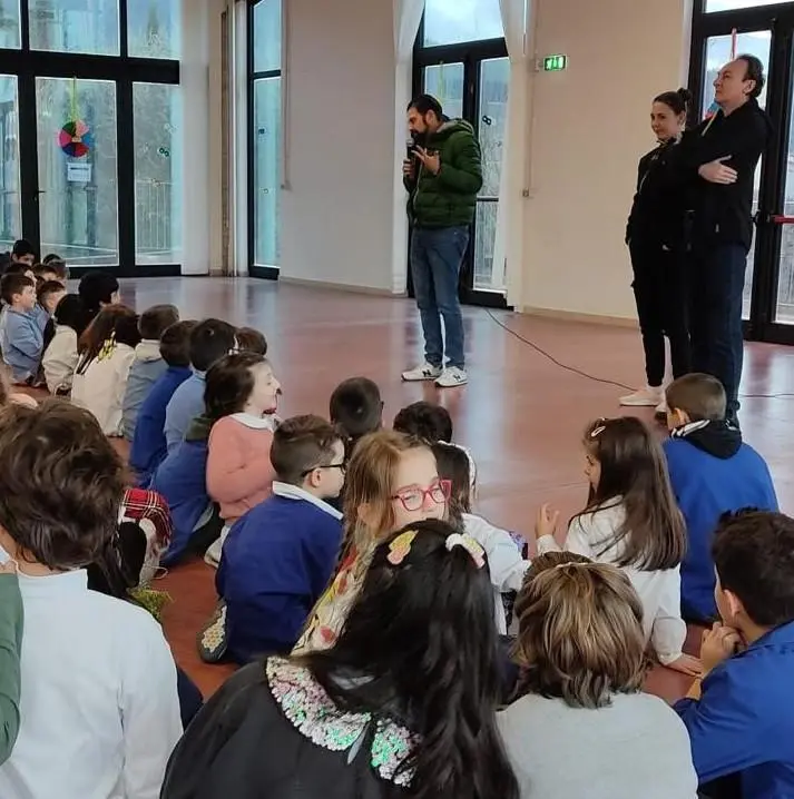 Pietrafitta, gli alunni scendono in piazza per dire no al bullismo