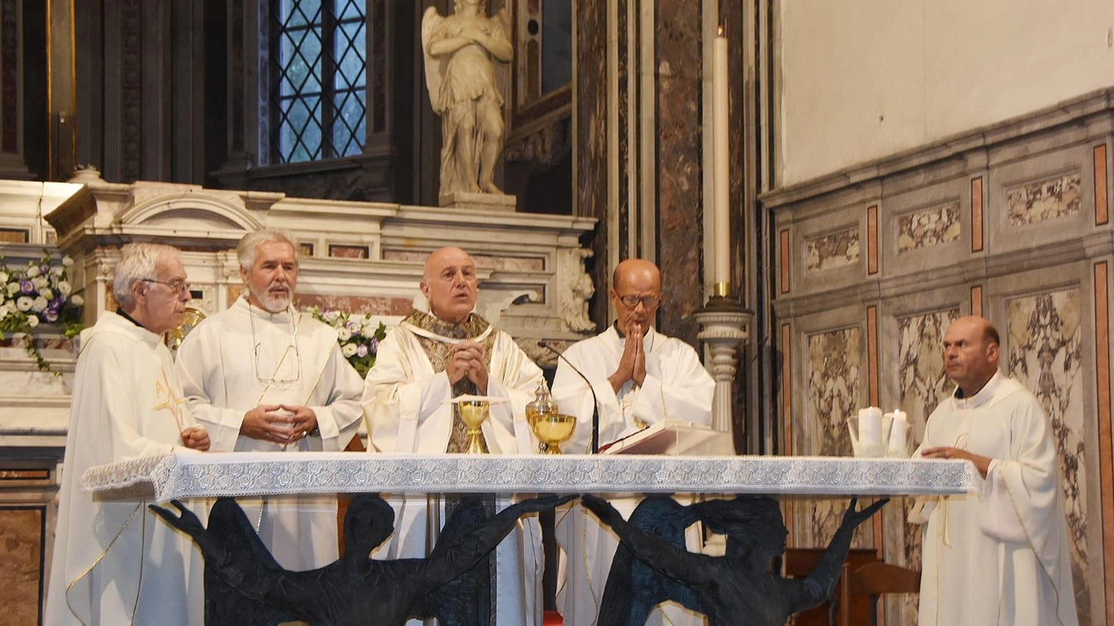 Il saluto a don D’Atri: "Grazie, ci mancherai"