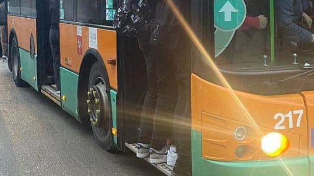Sos disservizi bus. Quarrata esasperata. I genitori dal sindaco per chiedere aiuto Sos disservizi bus. Quarrata esasperata. I genitori dal sindaco per chiedere aiuto