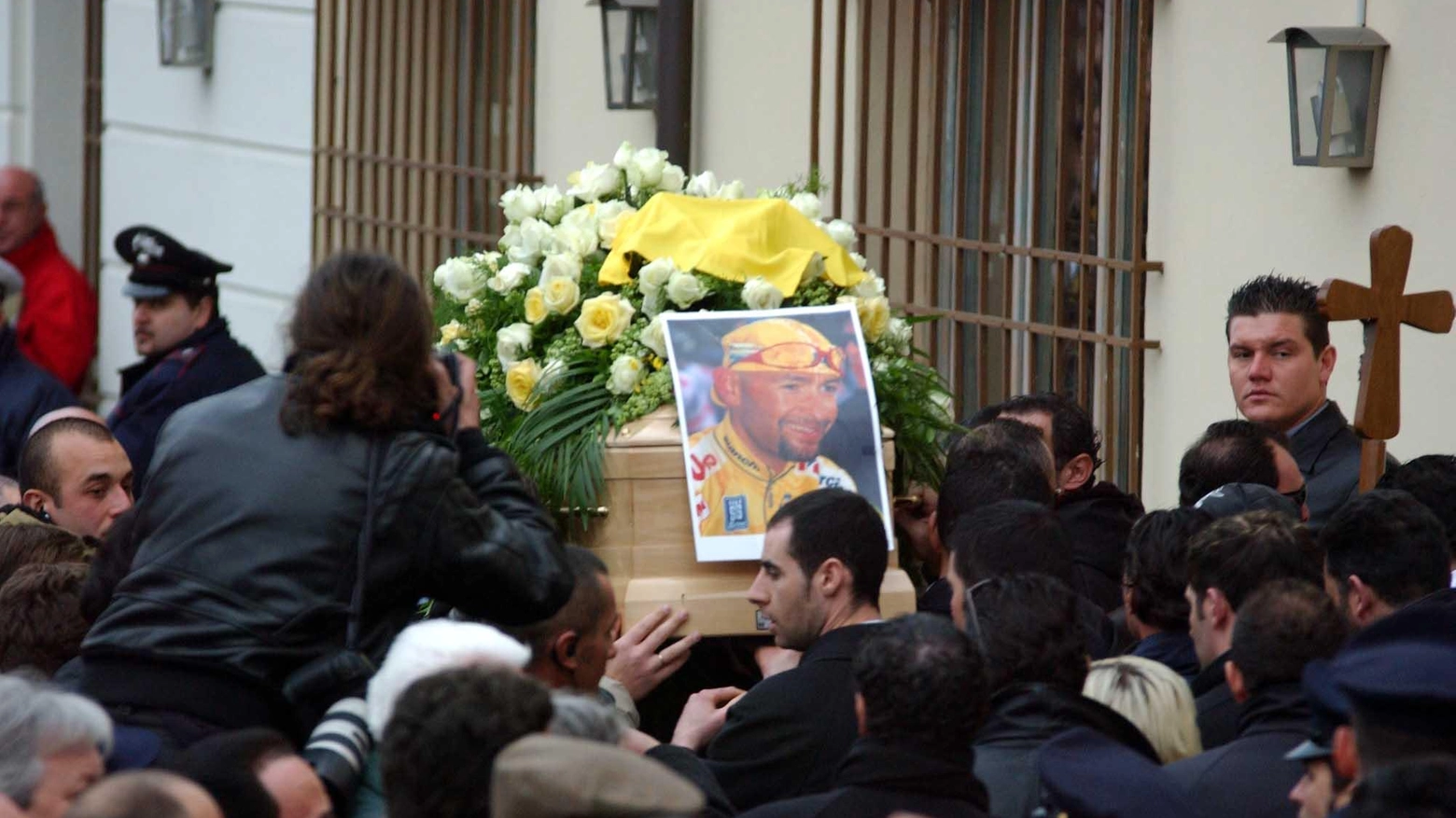 A 20 anni dalla morte del Pirata: "Pantani non è stato ucciso". La procura vuole archiviare ancora