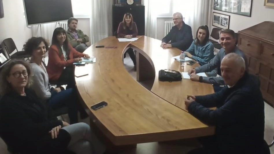 Scuola Obiettivo insegnare a vivere. Nasce il tavolo d’intervento Scuola Obiettivo insegnare a vivere. Nasce il tavolo d’intervento