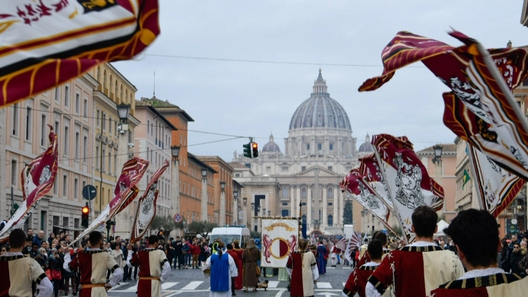 Da Montepulciano a Roma, sbandieratori e tamburini al corteo di ‘Viva la Befana’