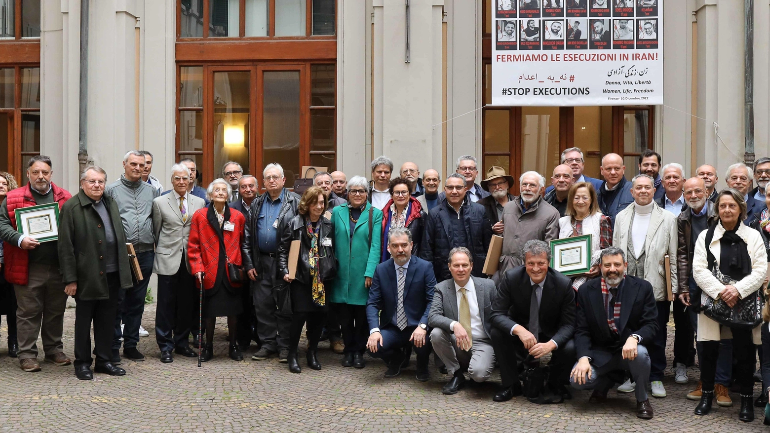 Giornalisti in assemblea L’Ordine premia i professionisti iscritti da quaranta e 50 anni Giornalisti in assemblea L’Ordine premia i professionisti iscritti da quaranta e 50 anni