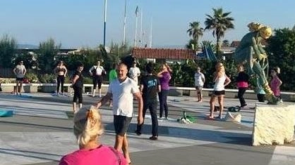 Sport all'Alba a Forte dei Marmi: Boom con 1500 iscritti
Sport all'Alba a Forte dei Marmi: Boom con 1500 iscritti