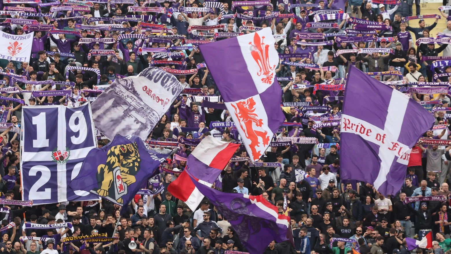 Fiorentina-Basilea, oltre 35.000 tifosi viola allo stadio: fuochi d’artificio prima del via