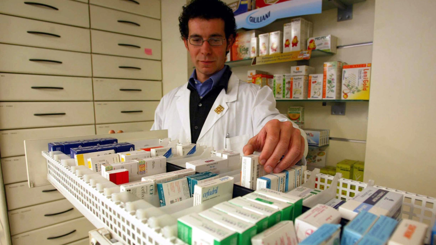 Una farmacia (Foto di repertorio) Una farmacia (Foto di repertorio)