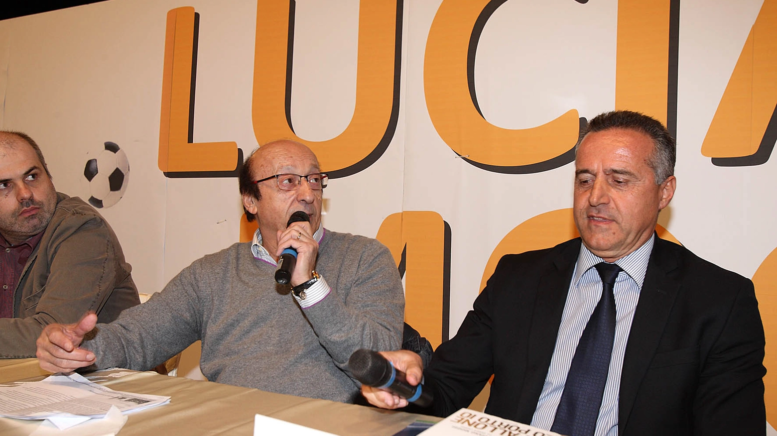 Luciano Moggi con il direttore di Qs Giuseppe Tassi (Goiorani)