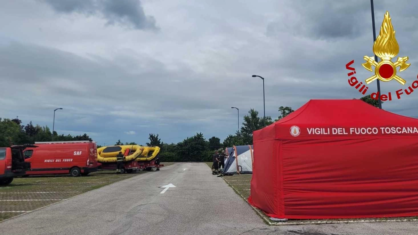 Le braccia di Pisa per risollevare una terra Le braccia di Pisa per risollevare una terra