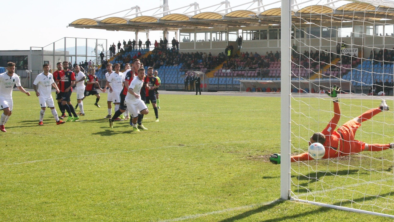 Gubbio-Pordenone, il secondo gol di Casiraghi