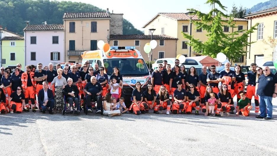 Croce Verde Ponte a Moriano in festa, inaugurati due nuovi mezzi