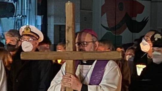 Le celebrazioni di Pasqua Domani sera alla Cittadella la Via Crucis con l’Arcivescovo Le celebrazioni di Pasqua Domani sera alla Cittadella la Via Crucis con l’Arcivescovo