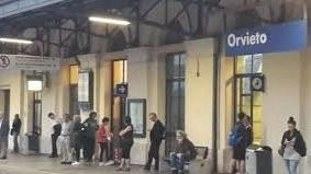 Treni dirottati sulla linea “lenta“. Il viaggio per Roma durerà di più Treni dirottati sulla linea “lenta“. Il viaggio per Roma durerà di più