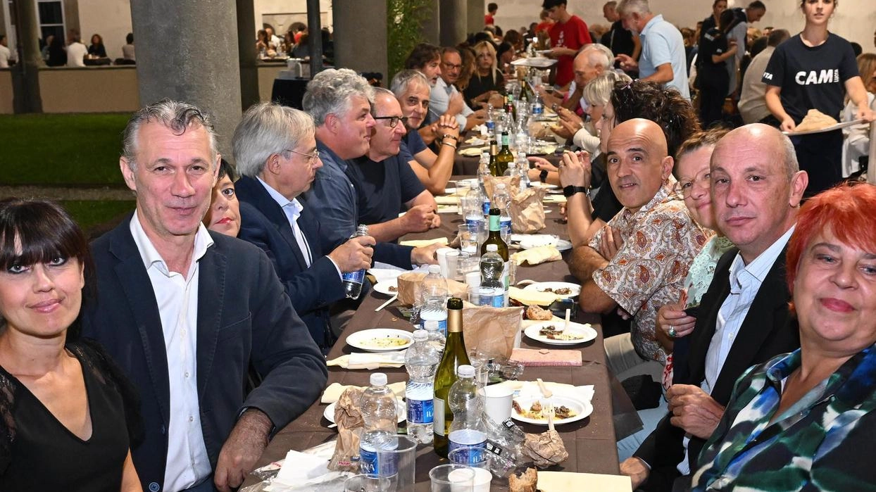 La grande “Acciugata“ benefica. Raccolti oltre trentamila euro La grande “Acciugata“ benefica. Raccolti oltre trentamila euro