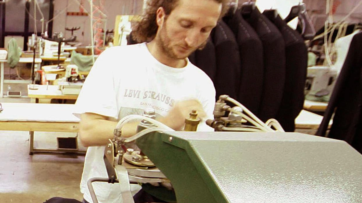 Crisi di vocazioni e costi alle stelle Moda, la grande fuga verso l’estero Crisi di vocazioni e costi alle stelle Moda, la grande fuga verso l’estero