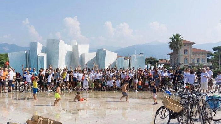 Torna il ’Bike Pride’  Sfilata in bicicletta  per promuovere  la mobilità sostenibile