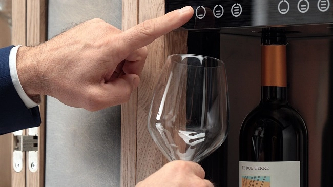 Il dispenser Wineemotion all'interno di Convivium 
