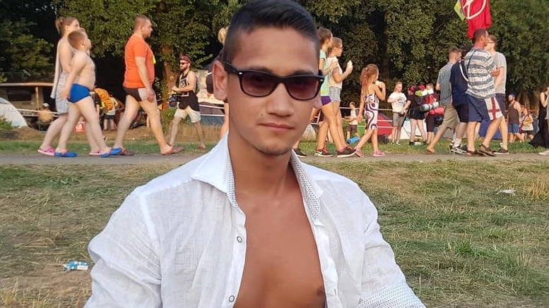 Salvatore Cipolletti, 25 anni, morto dopo un volo dal settimo piano di un palazzo Salvatore Cipolletti, 25 anni, morto dopo un volo dal settimo piano di un palazzo