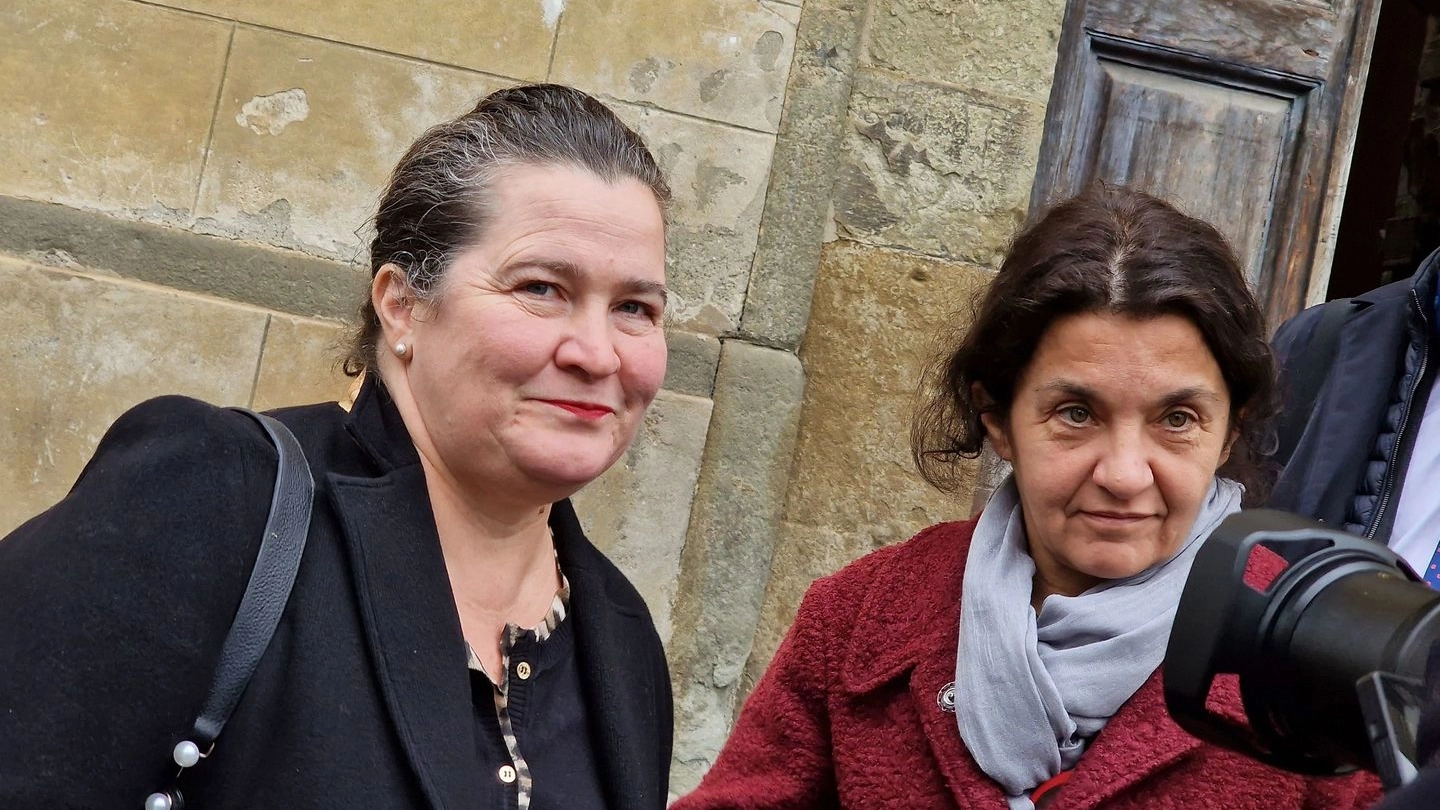 L’ex comandante Lara Turelli e l’avvocato Pamela Bonaiuti L’ex comandante Lara Turelli e l’avvocato Pamela Bonaiuti