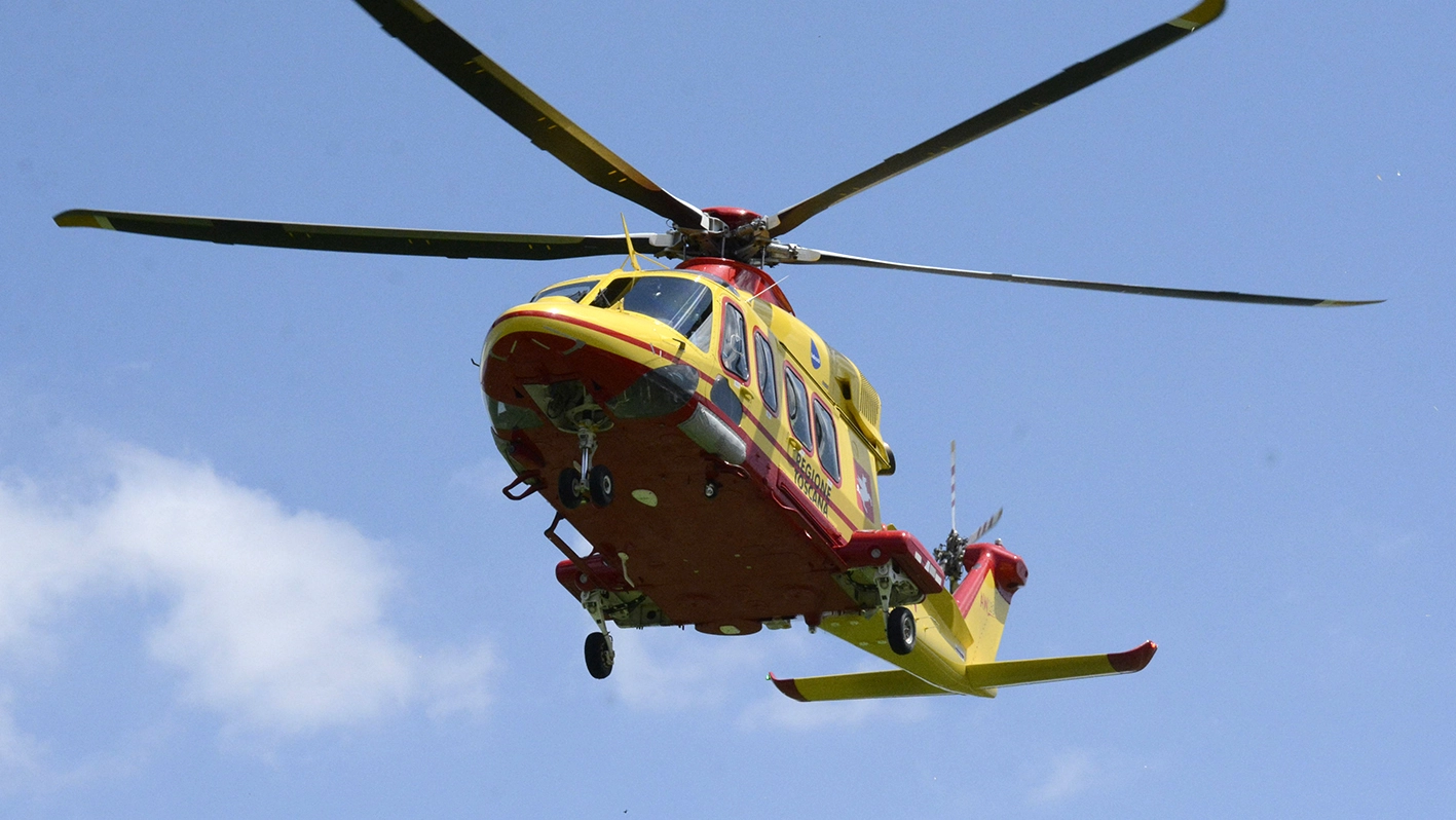 Incidente sul lavoro. Il 55enne trasportato con Pegaso all’ospedale Le Scotte