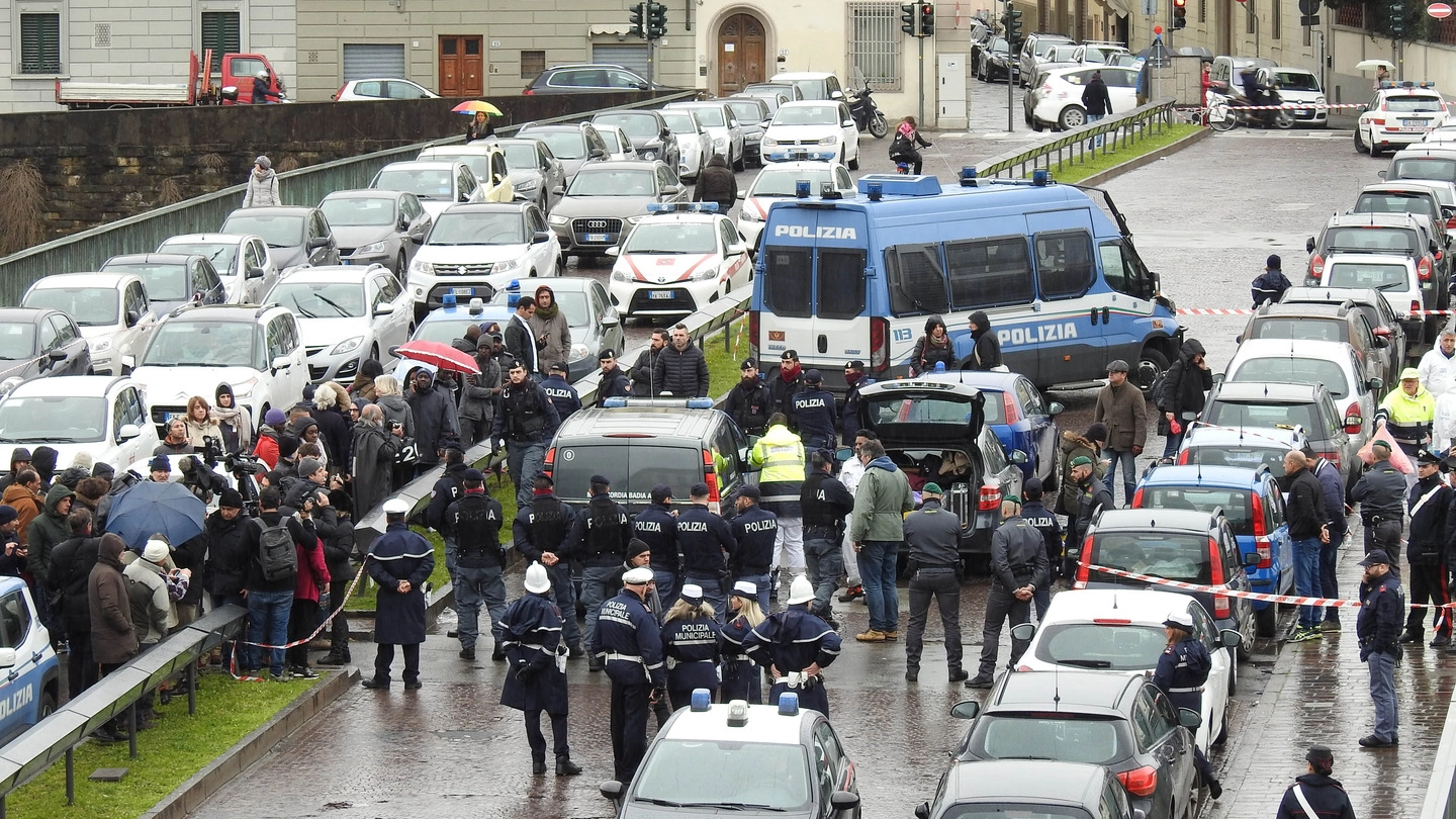 Omicidio sul ponte Vespucci (foto Gianluca Moggi/New Pressphoto)