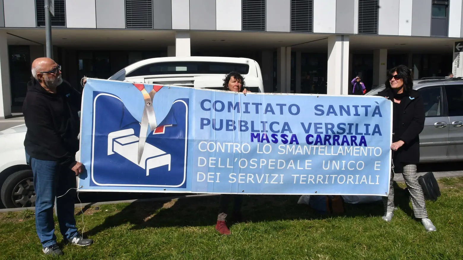 "Assumete in ospedale Non lo smantellate" "Assumete in ospedale Non lo smantellate"