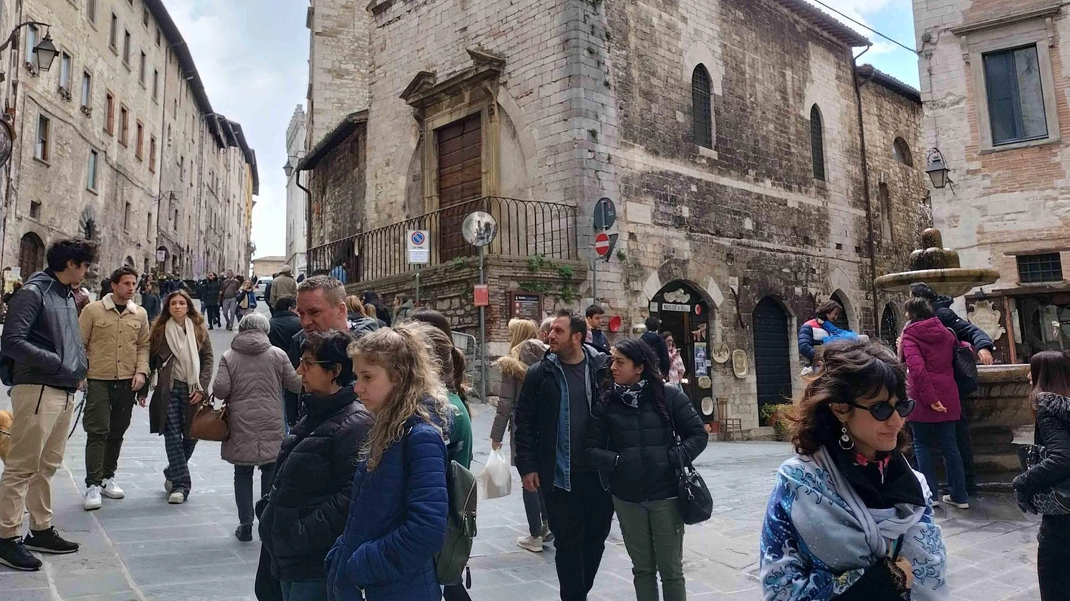 Elezioni, le grandi manovre. È già caccia alle alleanze Elezioni, le grandi manovre. È già caccia alle alleanze