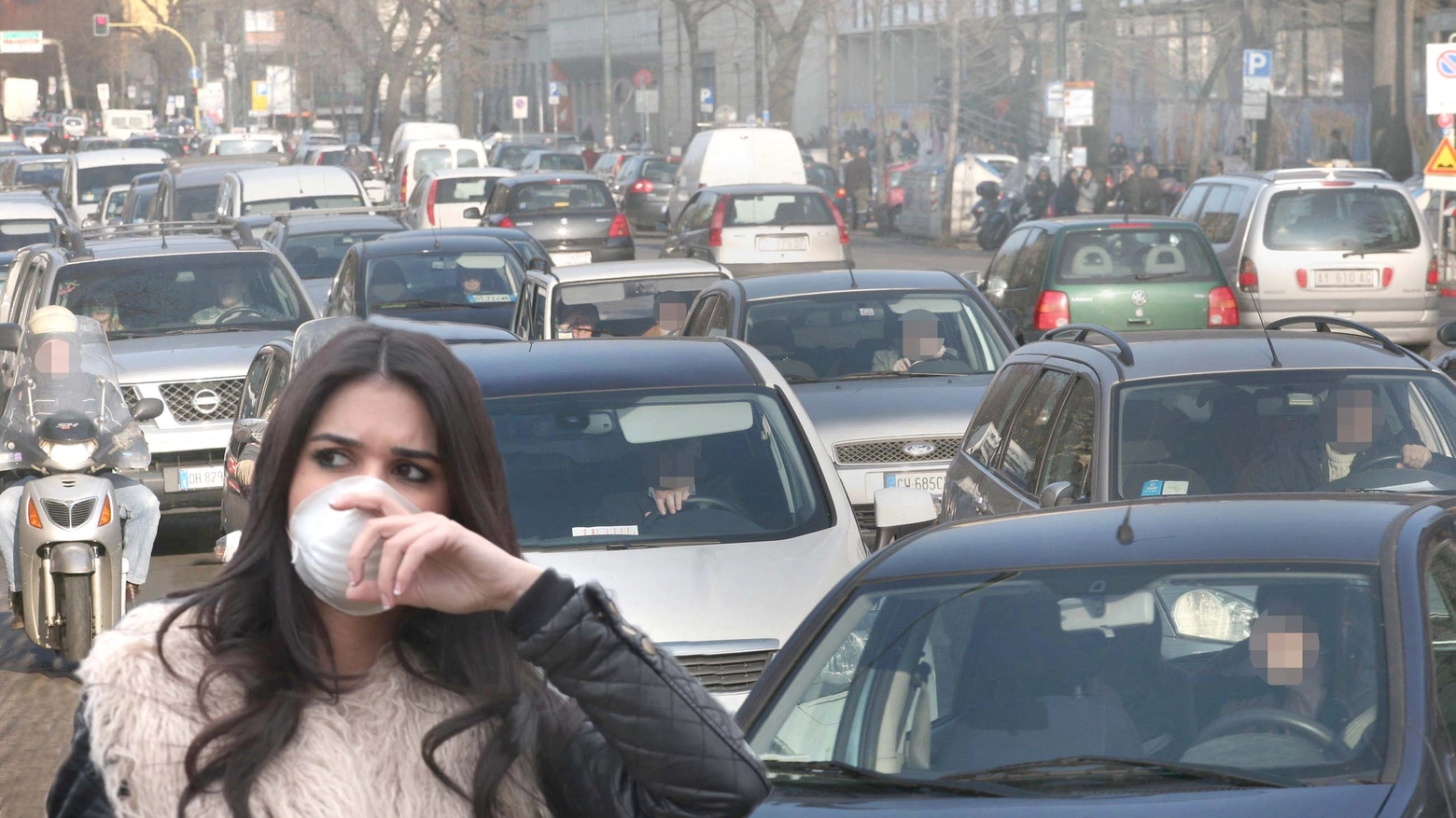 Traffico e inquinamento (foto New Press Photo)