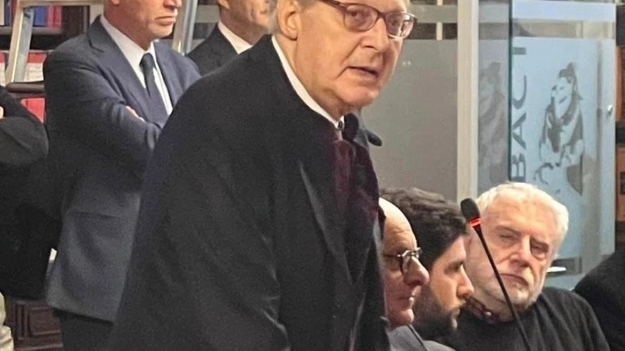Il sottosegretario Vittorio Sgarbi alla tavola rotonda