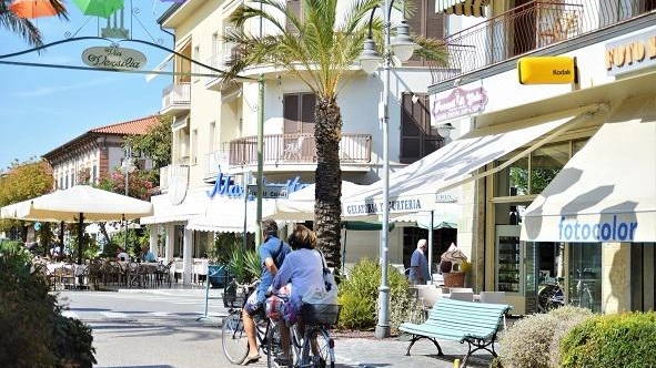 Suolo pubblico abusivo Sanzionate venti attività Controlli per tutta l’estate Suolo pubblico abusivo Sanzionate venti attività Controlli per tutta l’estate