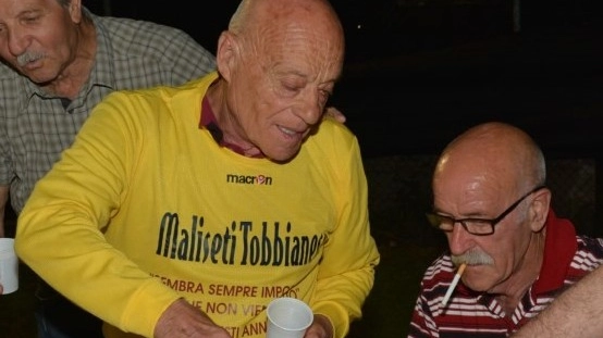 Marcello Gori, 75 anni, ha festeggiato con gli amici del Maliseti Tobbianese la partenza. Gori si trasferisce insieme alla moglie Maria a Fuerteventura
